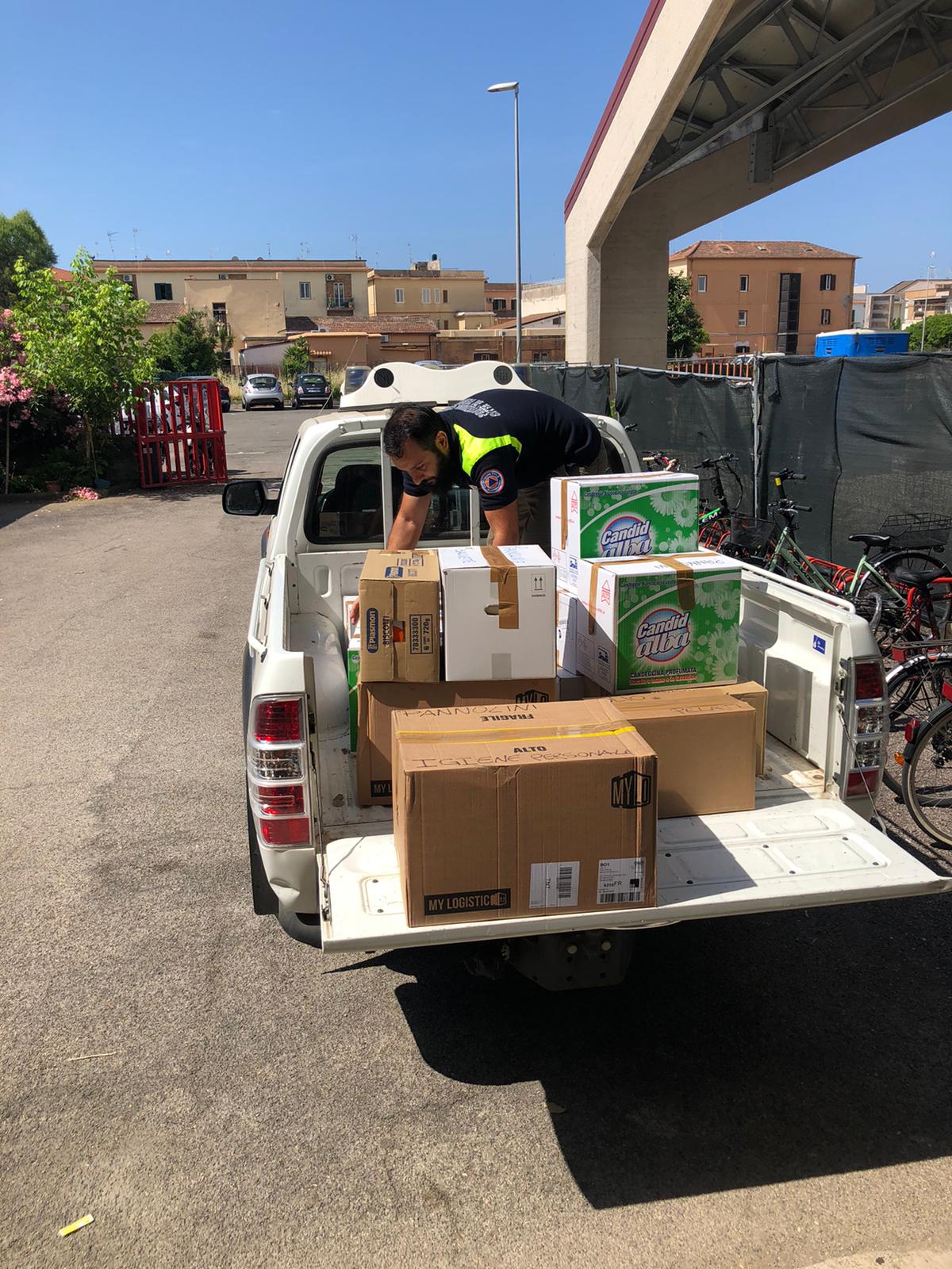 Colorare il buio Raccolta generi prima necessità